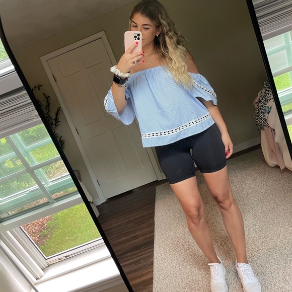 Off the shoulder top - Picture 1 of 2